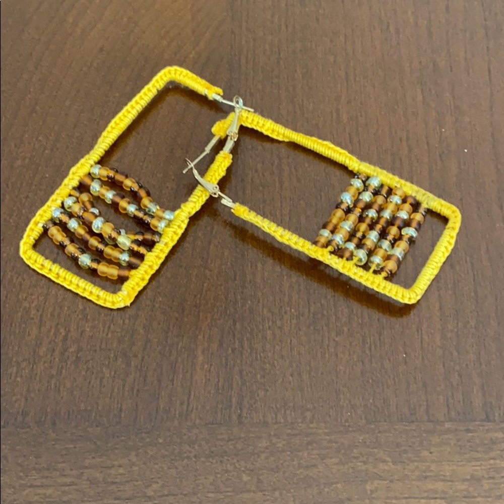 Women’s earrings